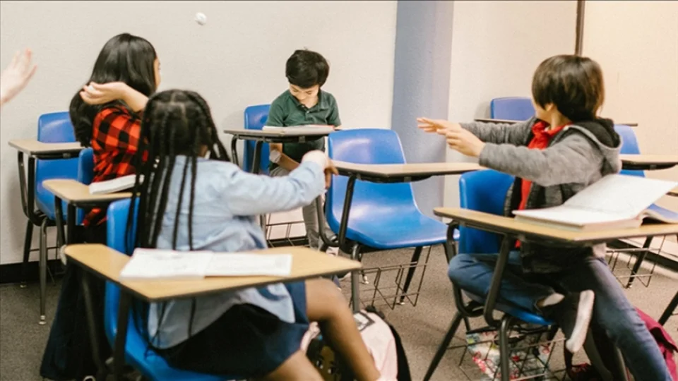 Akran zorbalığı neden yaygınlaşıyor?