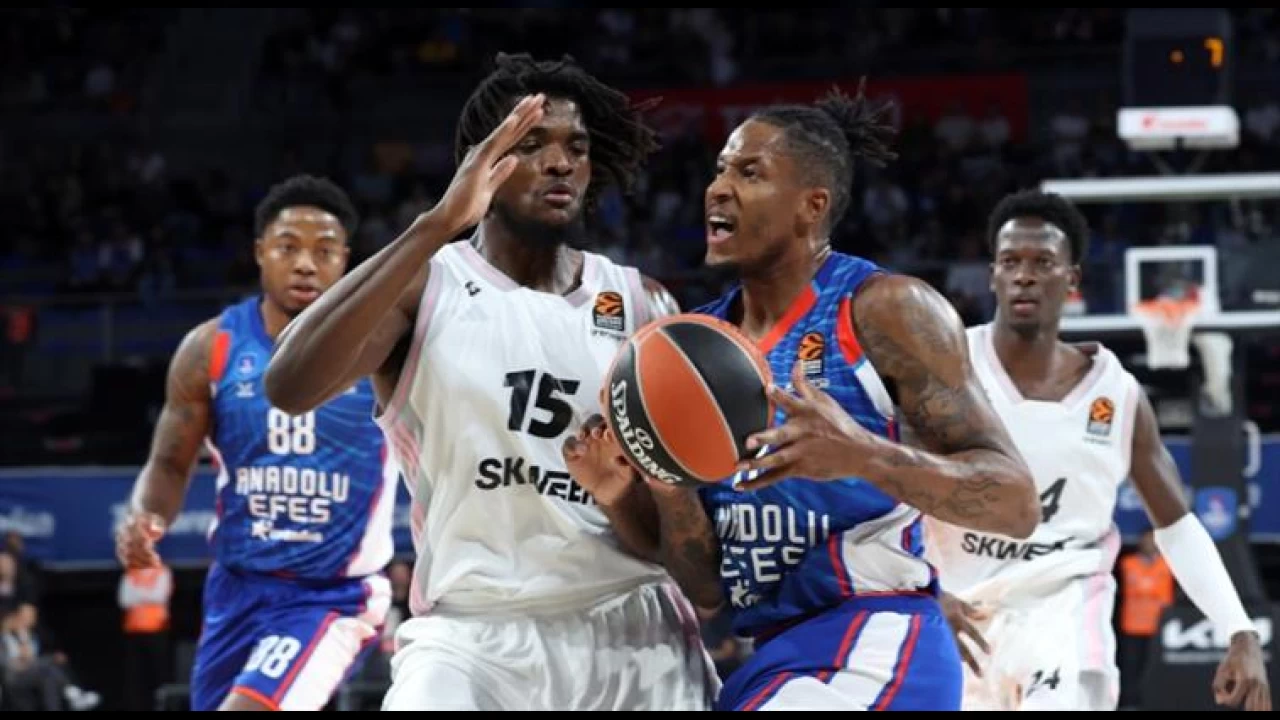 Anadolu Efes'e İspanyol konuk