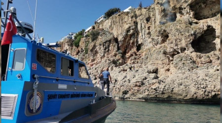 Antalya'da 40 metrelik falezlerden düştü