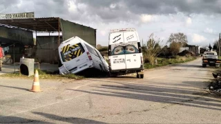 Antalya'da renci ve ii servisleri arpt: 9 yaral