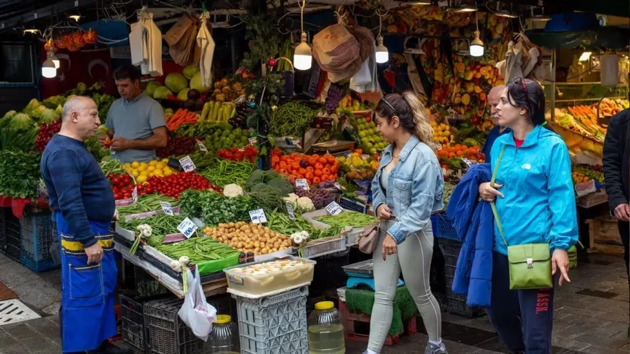 BİSAM'ın raporuna göre, dört kişilik bir ailenin açlık sınırının 19 bin lirayı, yoksulluk sınırının ise 65 bin lirayı geçti