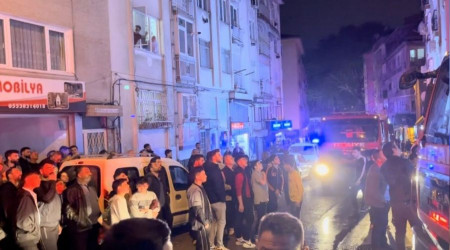 Bursa'da 5 katlı apartmanın çatı katı yandı