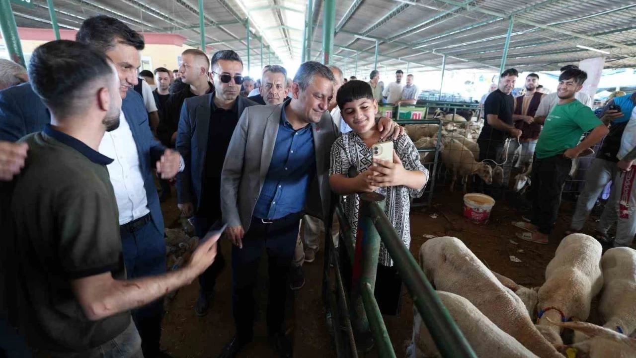 CHP lideri zel, Manisa'da ziyaretlerde bulundu