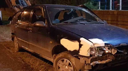 Ehliyetsiz gencin otomobil gezintisi kazayla sonlandı