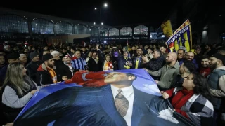 Galatasaray'a stanbul'da Atatrk posterleri ile cokulu karlama