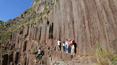 Herkes bu kayaları görmeye geliyor