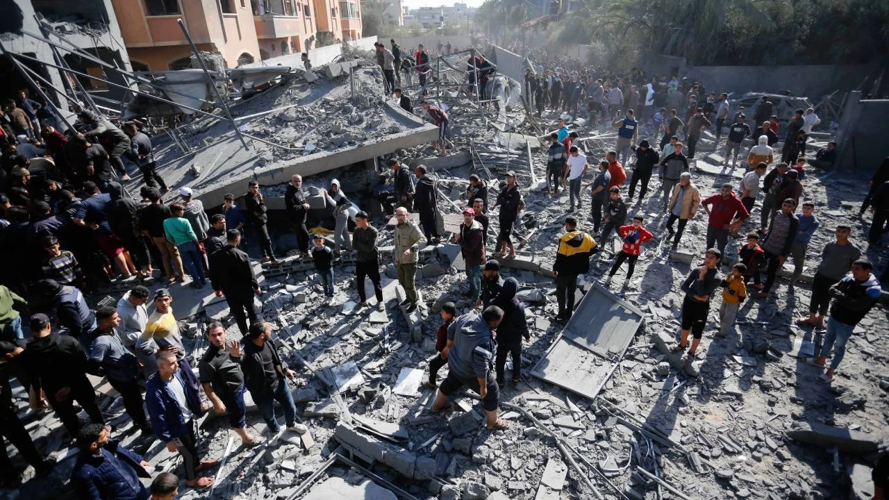 İsrail, Gazze'de düzenlediği saldırılarda en az 25 Filistinliyi öldürdü