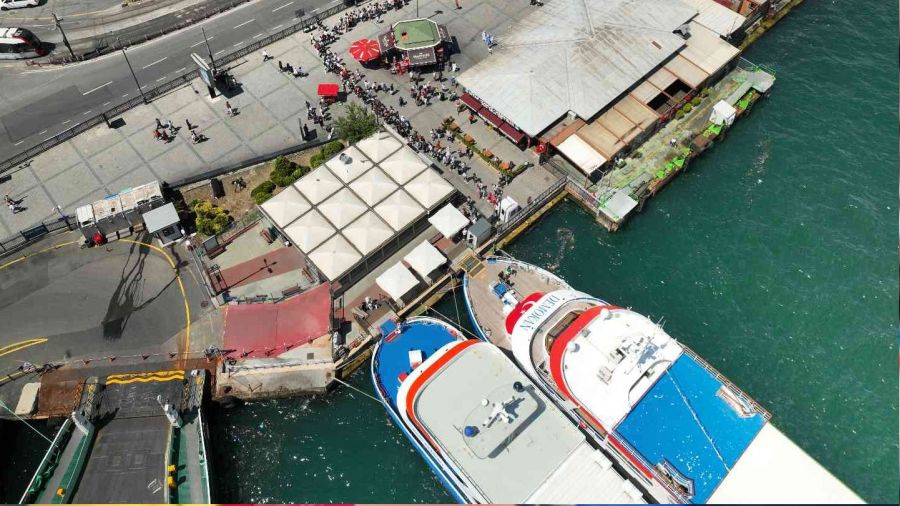 İstanbul'da bayramda vapur sırası yoğunluğu