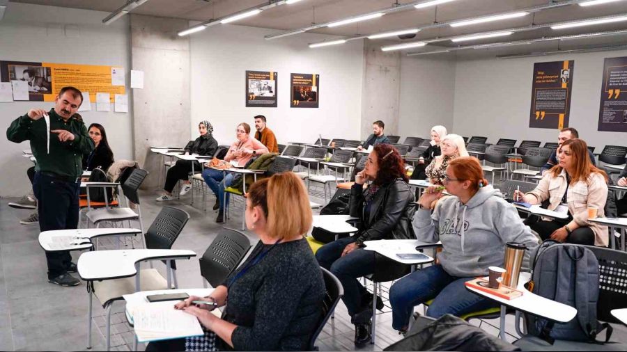 KÜN'de akademisyenlere eğitim