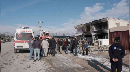 Oto tamircisinde LPG'li araç patladı