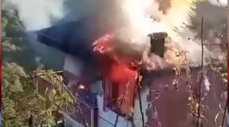 Rize'de 1 kişinin öldüğü yangında patlama anı