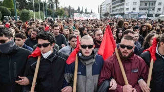 Yunanistan'da öğrenciler, özel üniversitelere karşı 3 gündür sokakta