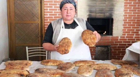 100 yıllık yöresel ekmekle kendi işinin patronu oldu