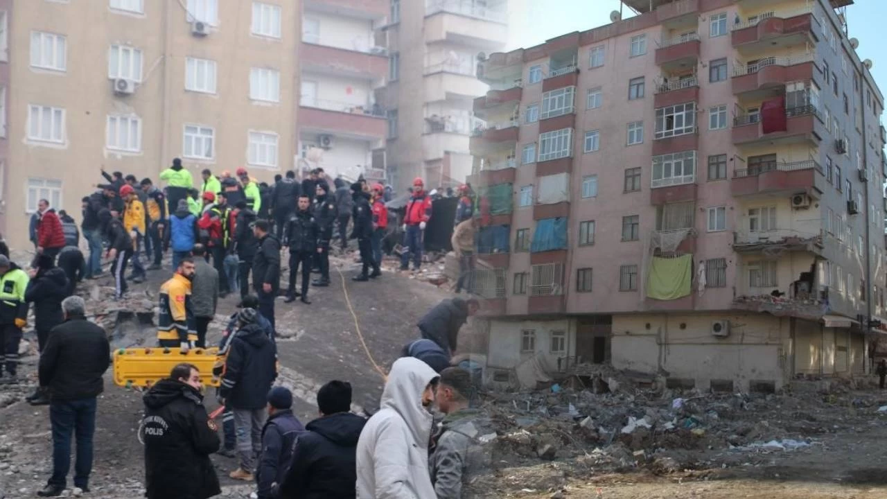 60 kişinin hayatını kaybettiği Yoldaş Apartmanın müteahhidine istenen ceza belli oldu