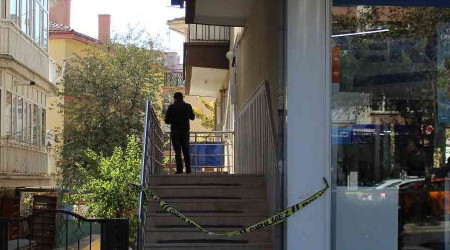 Ankara'da bir emekli astsubay eşini vurup ardından intihar etti