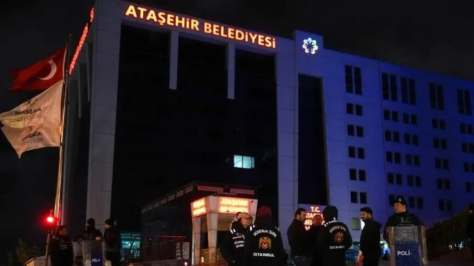 Ataşehir Belediyesine yönelik operasyonda 13 kişi gözaltına alındı