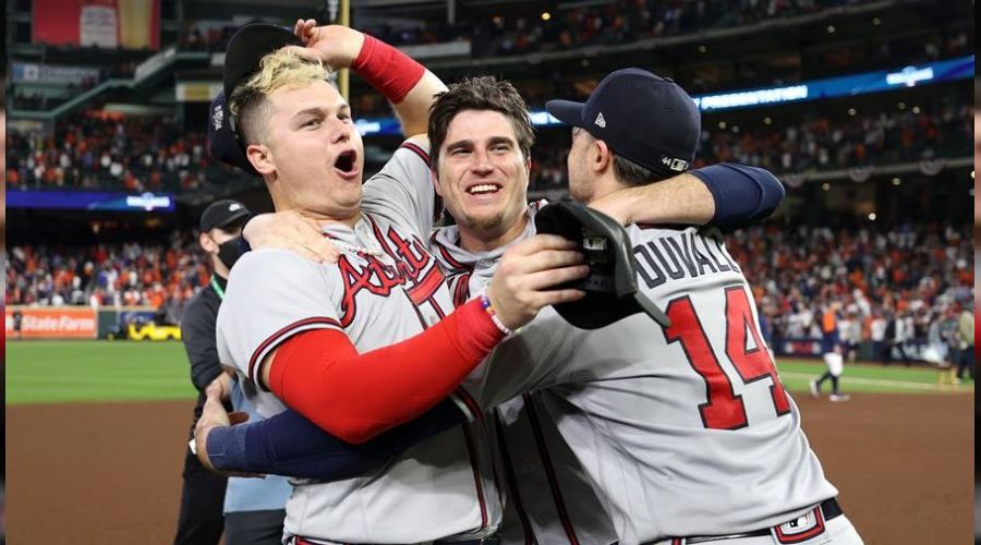 Atlanta Braves 21 yl sonra ampiyon oldu