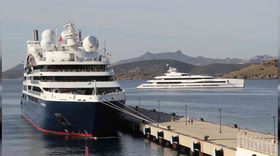 Bodrum'a gelen kruvaziyer esnafın yüzünü güldürdü