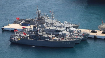 Donanma gemileri Kuşadası'nda