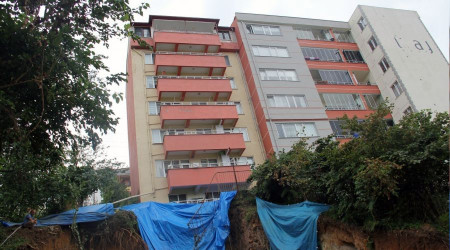 Giresun'da 7 katlı bir bina boşaltıldı