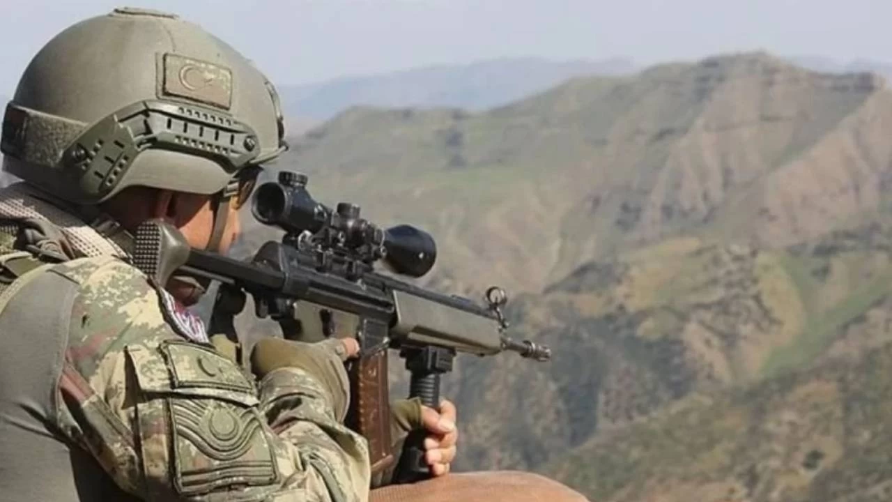Irak'n kuzeyinde 12 PKK'l terrist etkisiz hale getirildi