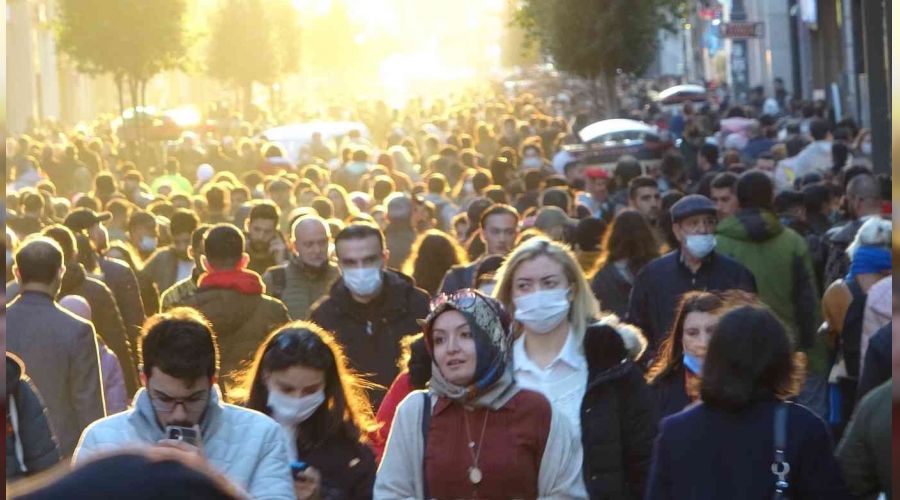 stiklal Caddesi'nde korona virs unutuldu