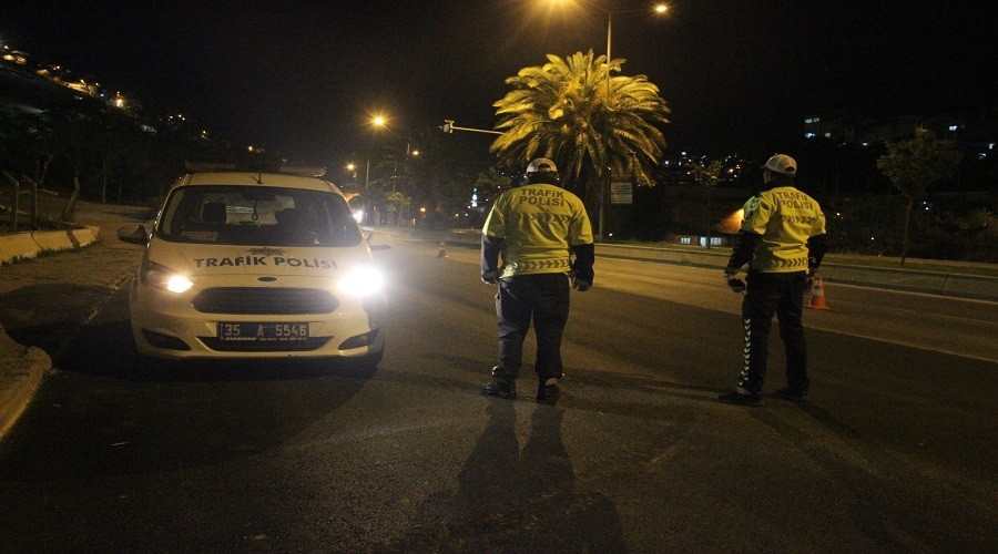 İzmir'de 949 kişi kısıtlamaya uymadı