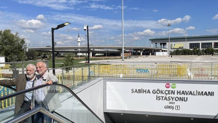 Kadıköy-Sabiha Gökçen metrosunda seferler aksadı