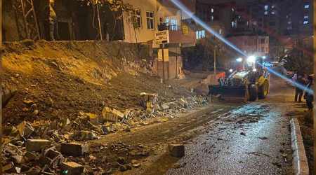 Kahramanmaraş'ta istinat duvarı çöktü