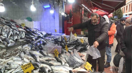 Karadeniz'deki fırtına balık avını aksattı