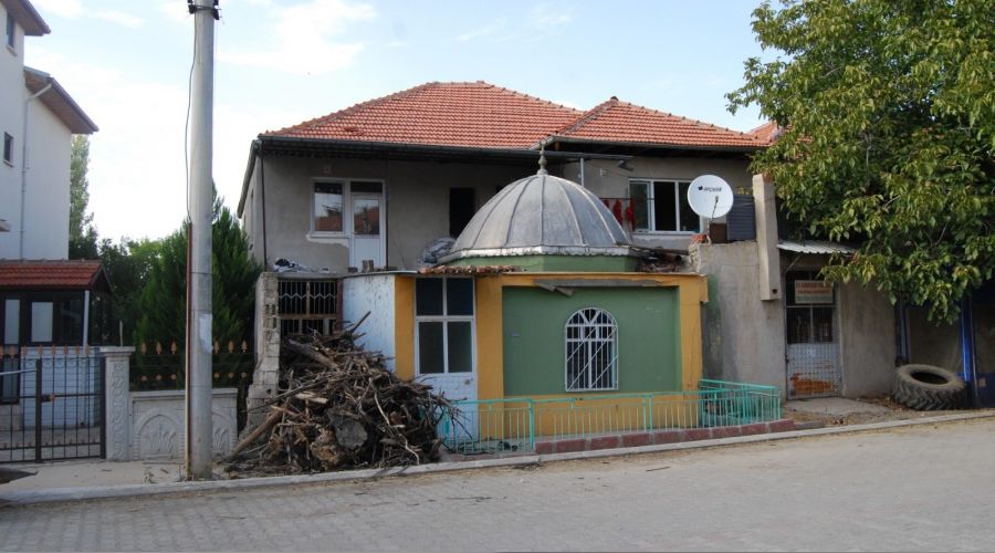 Karağaç Baba türbesi yenileniyor