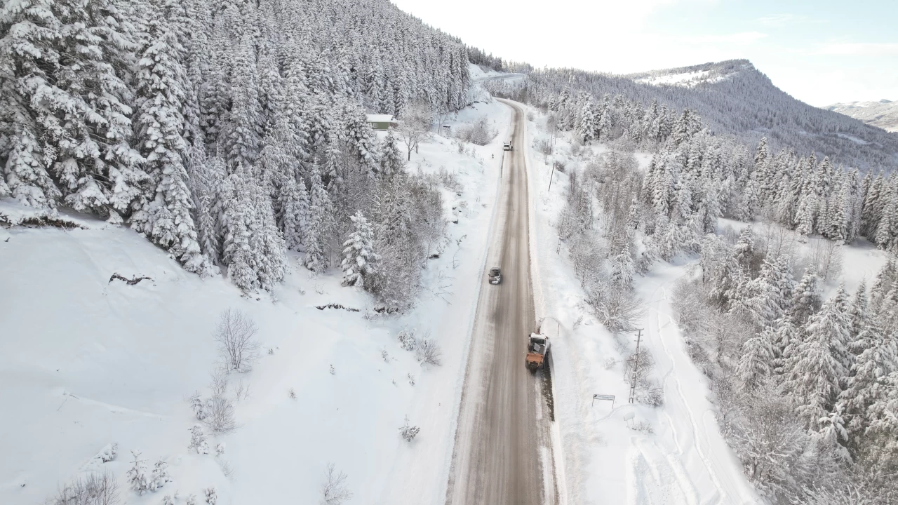 Kastamonu'da 301 ky yolu ulama kapand