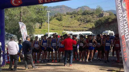 Köyceğiz'de Türkiye Dağ Koşusu Şampiyonası düzenlendi