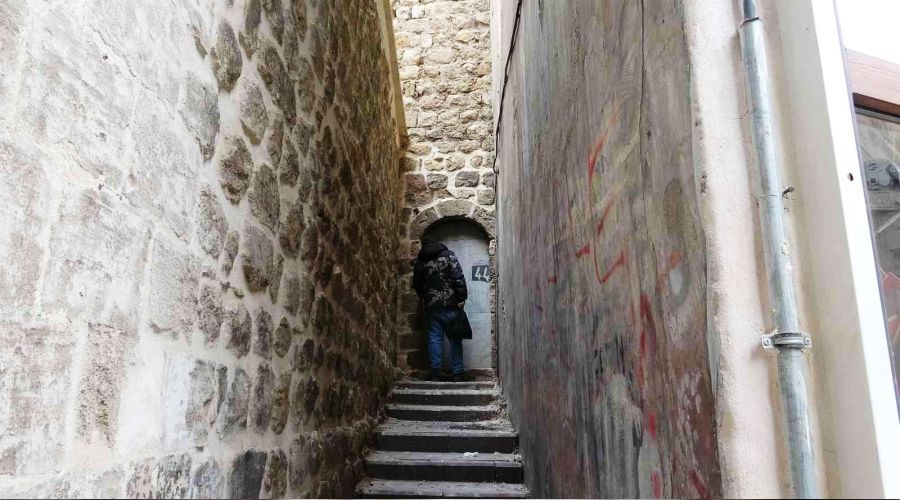 Kur nedeniyle satılık kilisenin fiyatı yükseldi