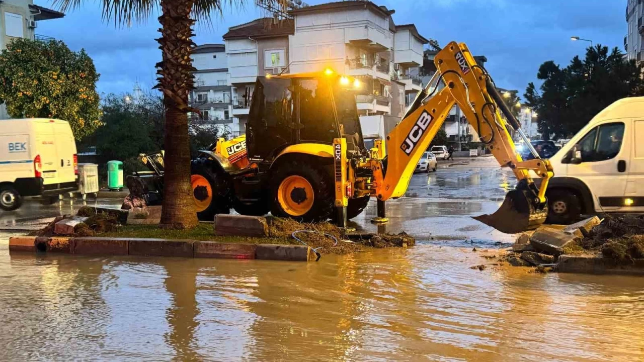 Manavgat'ta bykehir ekipleri 51 su basknna mdahale etti