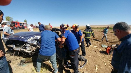 Niğde’de iki otomobil çarpıştı: 1 ölü