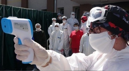 Nişan törenine geldiler, virüsü kaptılar