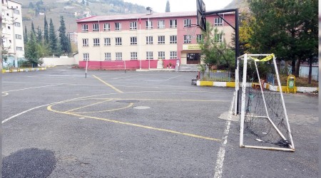 Okul bahçesinden yoğun bakıma