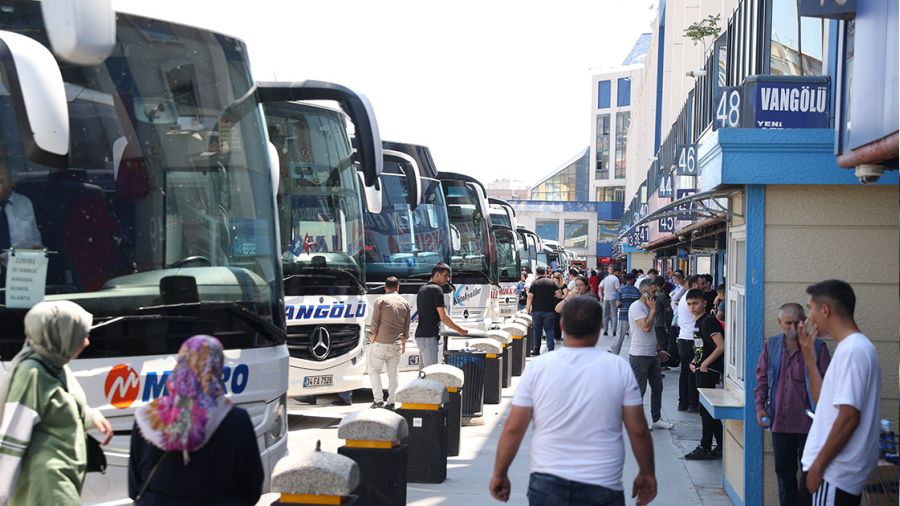Otobüs firmaları ek seferler koydu