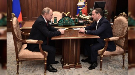 Rusya'da hükümet istifa etti