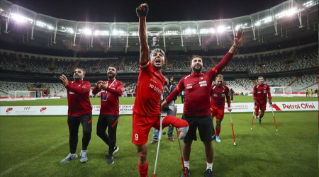Şampiyonlardan en anlamlı ziyaret