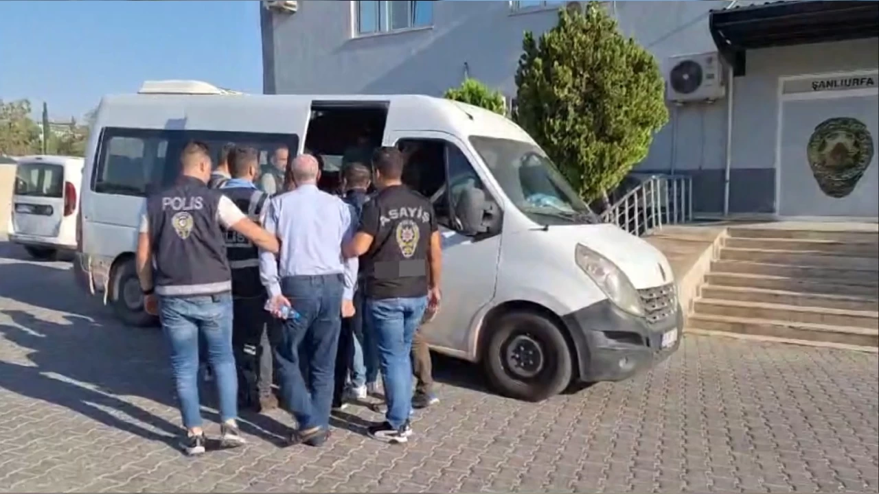 Şanlıurfa'da 25 kişiyi 9 milyon lira dolandırmışlar