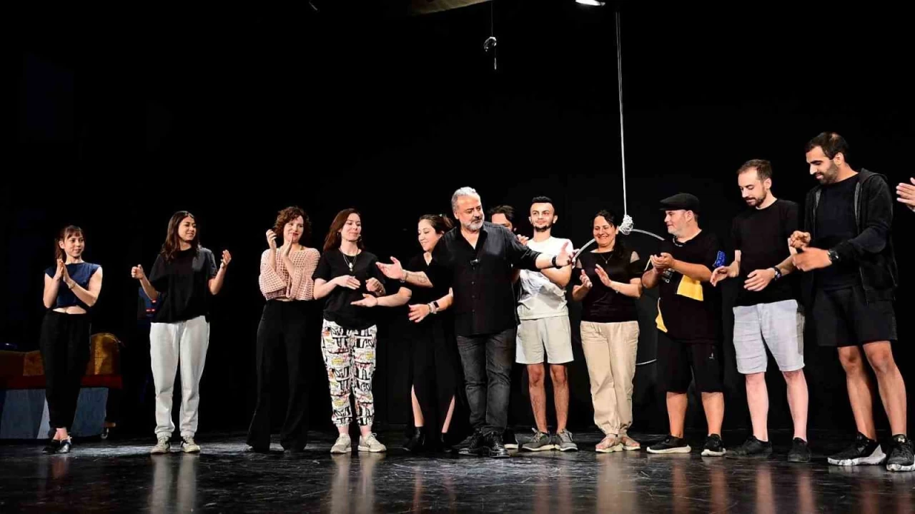 Şehir Tiyatrosu ekim ayında perdelerini açıyor