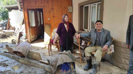 Sel felaketiyle evleri bataklığa döndü
