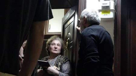 'Sinyal evinden geliyor' diyerek dolandırdılar