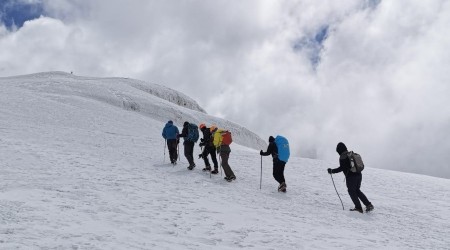 Tuncelili dağcılardan Ağrı Dağı tırmanışı