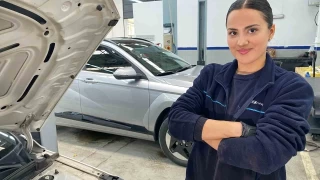 Üç üniversite diplomalı hem de ustalık belgesi var