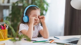 Yarıyıl tatilinde artan sorun: Dijital göz yorgunluğu