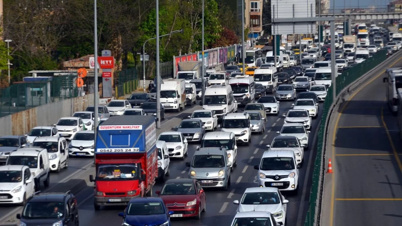 5 şehirde her 2 kişiye bir araç düşüyor