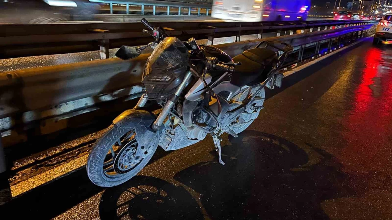 Avclar'da motosiklet kazas: 1 polis hayatn kaybetti, 1'i ise ar yaraland